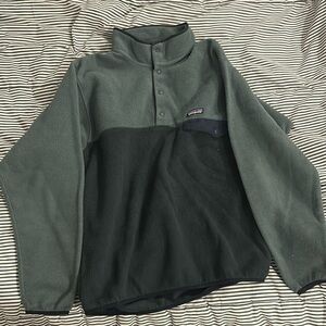 Patagonia quarter button